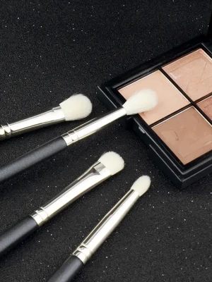 Eye Shadow Blending Brush - High-Quality Goat Hair Makeup Tool