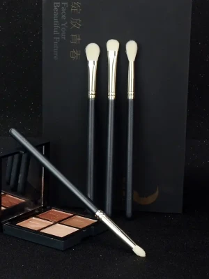 Eye Shadow Blending Brush - High-Quality Goat Hair Makeup Tool